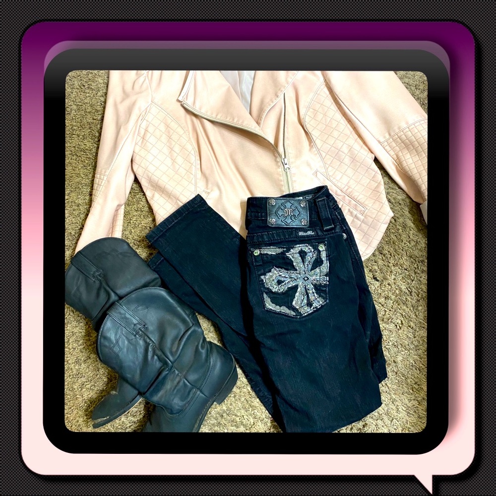 EUC Black Miss Me Jeans with silver threading on pockets and embellishments - Picture 1 of 5